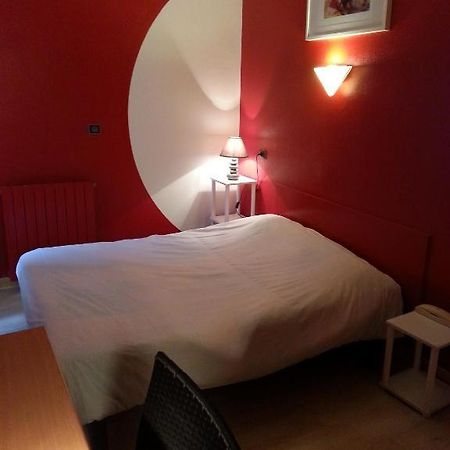 Hotel Du Lion D'Or Marmande Szoba fotó