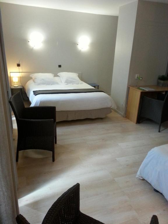 Hotel Du Lion D'Or Marmande Szoba fotó